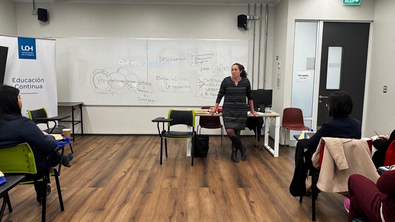 Taller de conversaciones francas dictado por Valeria Paz Vásquez