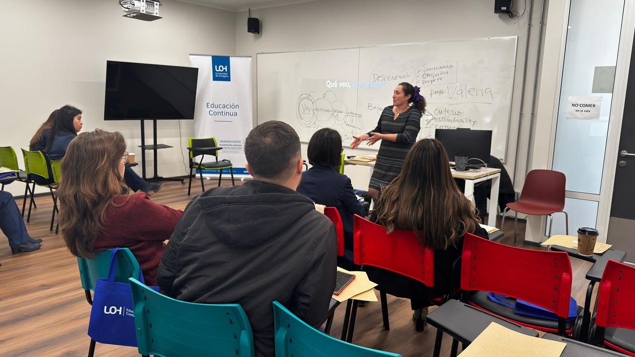 Participantes en una sesión de trabajo de Franca Paz